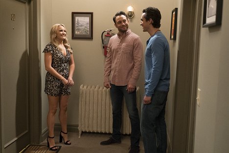 Emily Osment, Jonathan Sadowski, Jose Moreno Brooks - Young & Hungry - Young & Mexico, Part 2 - Filmfotók