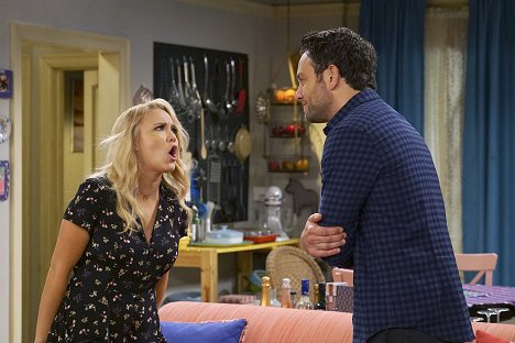 Emily Osment, Jonathan Sadowski - Young & Hungry - Young & Downton Gabi - De la película