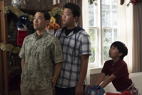 Randall Park, Hudson Yang, Ian Chen - Huangovi v Americe - Cousin Eddie - Z filmu