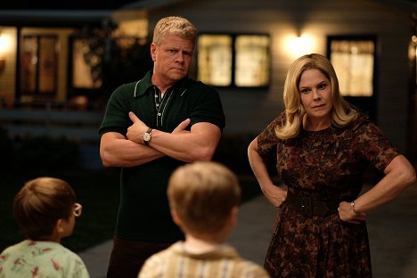 Michael Cudlitz, Mary McCormack - The Kids Are Alright - Christmas 1972 - Z filmu