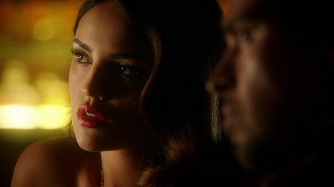 Eiza González - From Dusk Till Dawn: The Series - Rio Sangre - Van film