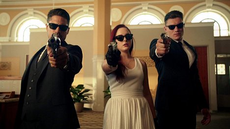 D.J. Cotrona, Madison Davenport, Zane Holtz - Od soumraku do úsvitu - Dark Side of the Sun - Z filmu