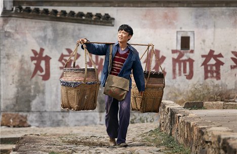 Zijian Dong - Like a Flowing River - Season 1 - De la película