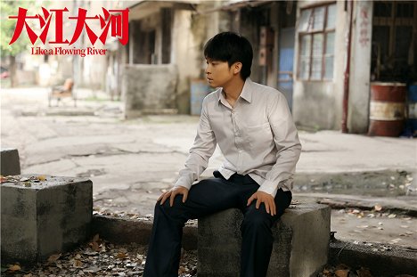 Zijian Dong - Like a Flowing River - Season 1 - Fotocromos