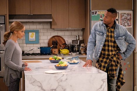 Essence Atkins, Marlon Wayans - Marlon - Boys Only Want One Thing - Photos