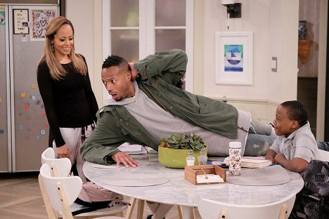 Essence Atkins, Marlon Wayans, Amir O'Neil - Marlon - End of the Road - Photos