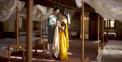 Akshay Kumar, Mouni Roy - Gold - Van film