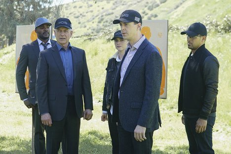 Duane Henry, Mark Harmon, Emily Wickersham, Sean Murray, Wilmer Valderrama - NCIS: Naval Criminal Investigative Service - A Bowl of Cherries - Photos