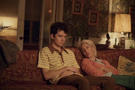 Asa Butterfield, Gillian Anderson - Sex Education - Episode 1 - Filmfotos