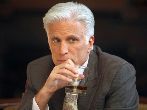Ted Danson - Bored to Death - The Case of the Stolen Skateboard - Photos