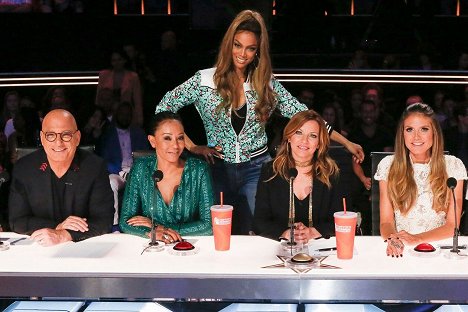 Howie Mandel, Melanie Brown, Tyra Banks, Heidi Klum - America's Got Talent: The Champions - Kuvat kuvauksista