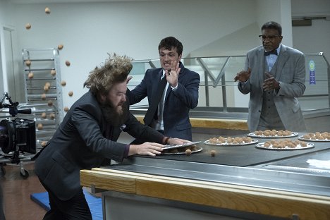 Haley Joel Osment, Josh Hutcherson, Keith David - Future Man - Justice Desserts - Filmfotók