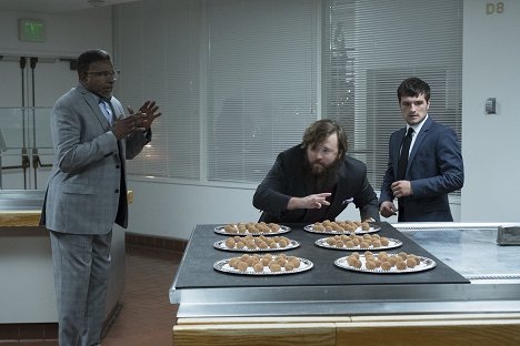 Keith David, Haley Joel Osment, Josh Hutcherson - Future Man - Justice Desserts - Van film