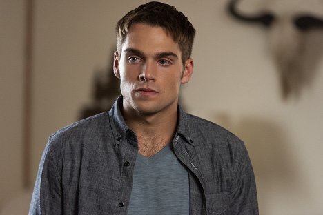 Dylan Sprayberry - Light as a Feather - …Innocent as a Lamb - De la película