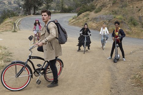 Gregg Sulkin, Lyrica Okano, Virginia Gardner, Rhenzy Feliz - Marvel's Runaways - Untergetaucht - Filmfotos