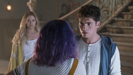 Gregg Sulkin - Runaways - Double Zeros - Photos