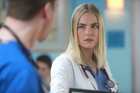 Rebecca Rittenhouse - The Mindy Project - Is That All There Is? - Z filmu