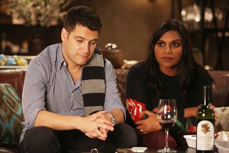 Adam Pally, Mindy Kaling - The Mindy Project - The Departed - Z filmu
