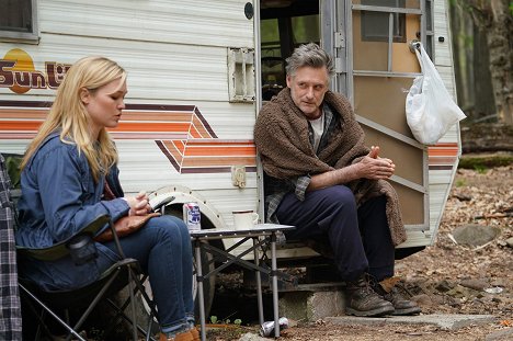 Julia Stiles, Bill Pullman - Trouble - Photos