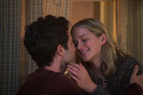Penn Badgley, Elizabeth Lail - You - Living with the Enemy - Photos