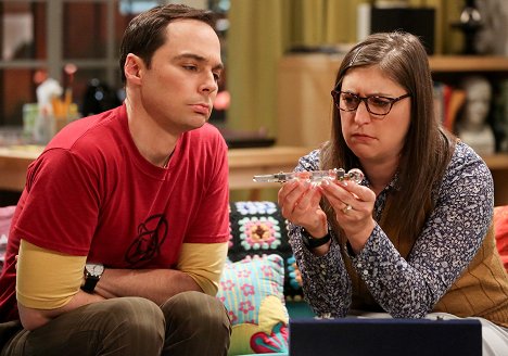 Jim Parsons, Mayim Bialik - The Big Bang Theory - The Wedding Gift Wormhole - Photos