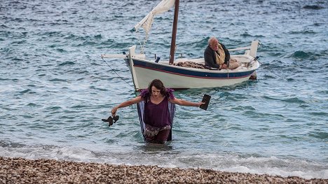 Keeley Hawes, James Cosmo - The Durrells - Episode 4 - Photos