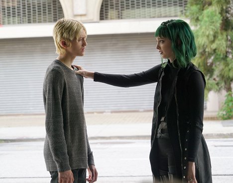 Percy Hynes White, Emma Dumont - The Gifted - der feind Meines feindes - Filmfotos