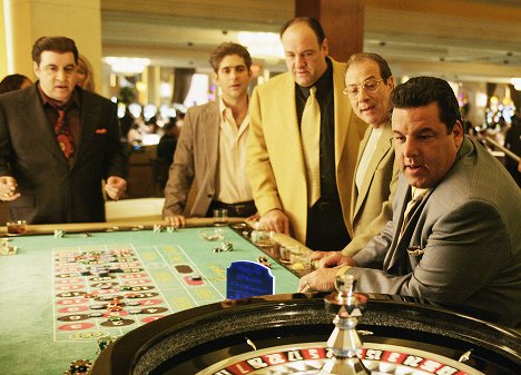 Steven Van Zandt, Michael Imperioli, James Gandolfini, Dan Grimaldi - The Sopranos - Chasing It - Photos