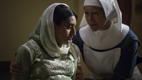 Aasiya Shah, Jenny Agutter - Zavolejte porodní sestřičky - Epizoda 4 - Z filmu