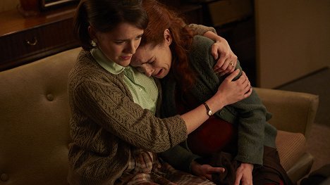 Charlotte Ritchie, Kelly Campbell - Call the Midwife - Episode 6 - De la película