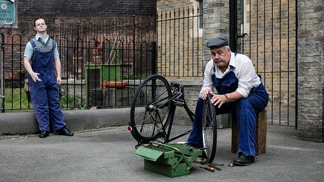 Daniel Laurie, Cliff Parisi - Call the Midwife - Episode 5 - De la película