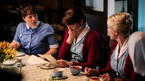 Kate Lamb, Charlotte Ritchie, Helen George - Call the Midwife - Episode 8 - Photos