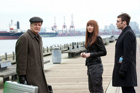 John Noble, Anna Torv, Seth Gabel - Fringe - The Consultant - Photos