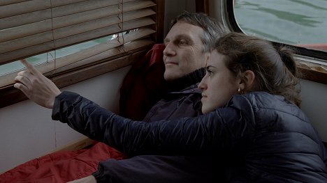 Adèle Csech - L'Amour debout - Film