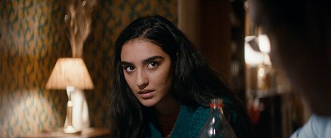 Maria Mozhdah - What Will People Say - Van film