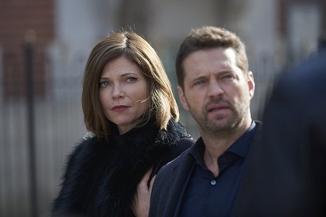 Nicole de Boer, Jason Priestley - Private Eyes - Crimes of Fashion - Van film