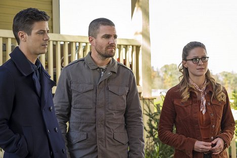 Grant Gustin, Stephen Amell, Melissa Benoist - The Flash - Elseworlds : La première heure - Film