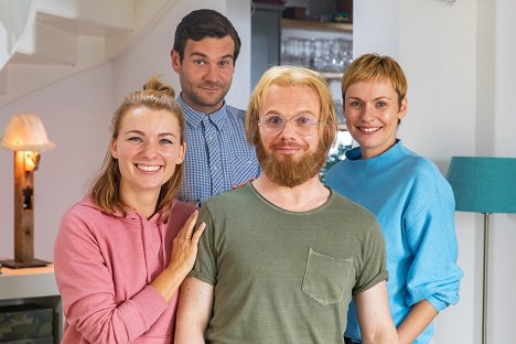 Olivia Klemke, Lukas Piloty, Ralf Schmitz, Gundula Niemeyer - Schmitz & Family - Werbefoto