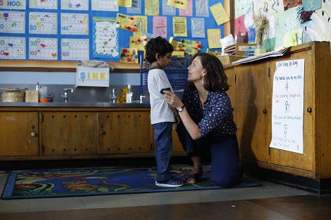 Parker Sevak, Maggie Gyllenhaal - The Kindergarten Teacher - Van film