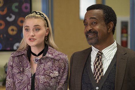 AJ Michalka, Tim Meadows - Schooled - Be Like Mike - Z filmu