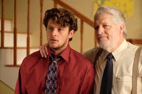 Brett Dier, Clancy Brown - Schooled - Lainey - Eine wie keine - Filmfotos