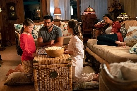 Kayden Magnuson, Jesse Metcalfe, Abbie Magnuson, Meghan Ory - Chesapeake Shores - Histoires du soir - Film