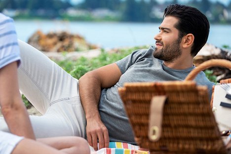 Jesse Metcalfe - Chesapeake Shores - It's Just Business - Photos