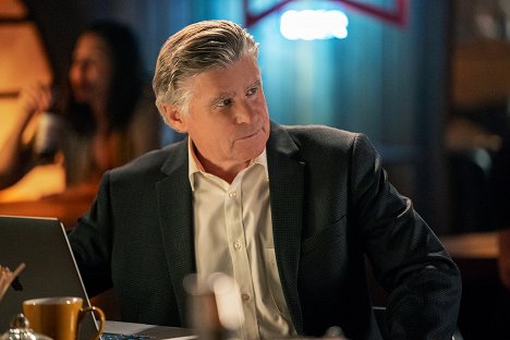 Treat Williams - Chesapeake Shores - Forward to the Past - Photos