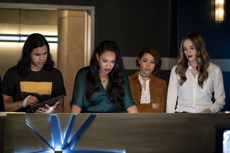 Carlos Valdes, Candice Patton, Jessica Parker Kennedy, Danielle Panabaker - The Flash - The Flash and the Furious - Filmfotos