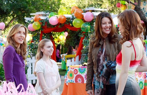 Felicity Huffman, Darcy Rose Byrnes, Andrea Parker - Desperate Housewives - You Take for Granted - Photos