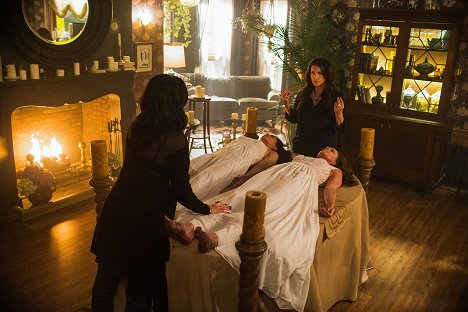 Julia Ormond - Witches of East End - The Fall of the House of Beauchamp - Photos
