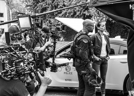 Shemar Moore, Stephanie Sigman - S.W.A.T. - Crime en direct - Tournage