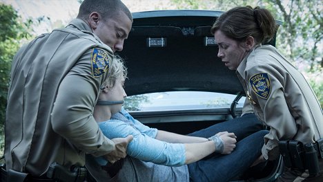 James Paxton, Julianne Nicholson - Eyewitness - Mother's Day - De filmes