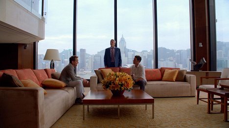Sebastian Roché, Campbell Scott, Mark Feuerstein - Royal Pains - Fly Me to Kowloon - Van film